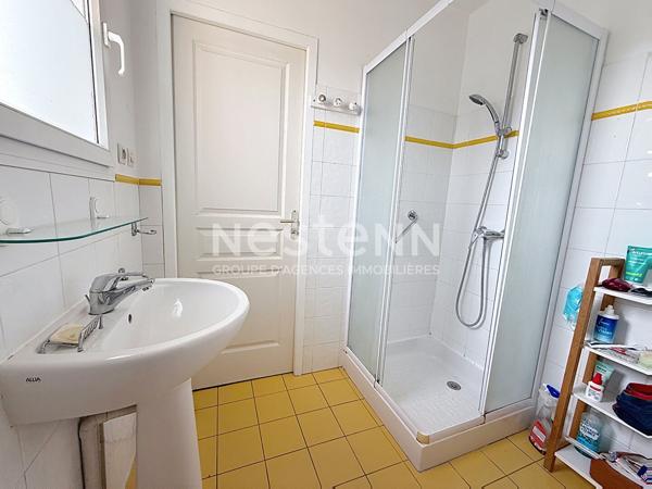 Maison familiale individuelle avec type 5 pièces avec 4 chambres Véranda et garage-- 69500 BRON