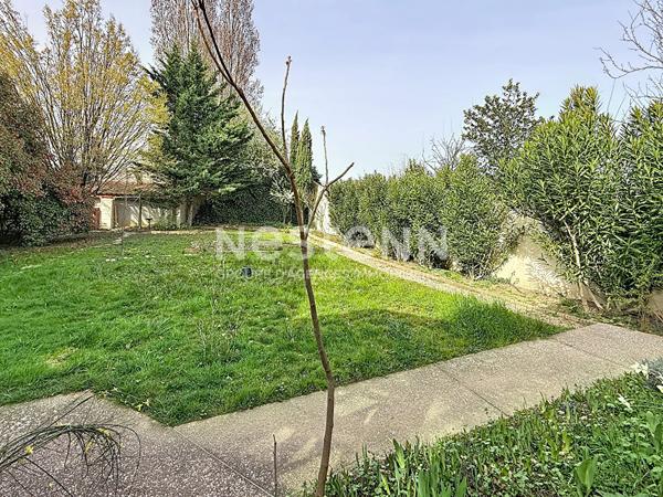 Maison familiale individuelle avec type 5 pièces avec 4 chambres Véranda et garage-- 69500 BRON