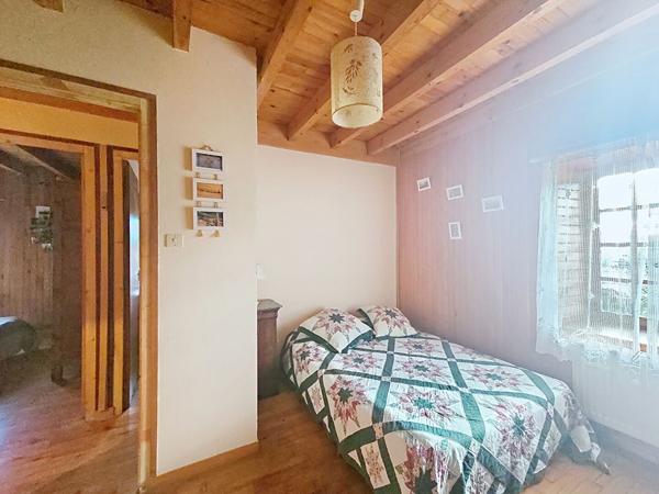 EXCLUSIVITE ! Hameau de GRAZAC ! Bâtisse en pierre  offrant 2 habitations sur 1200 m2 de terrain