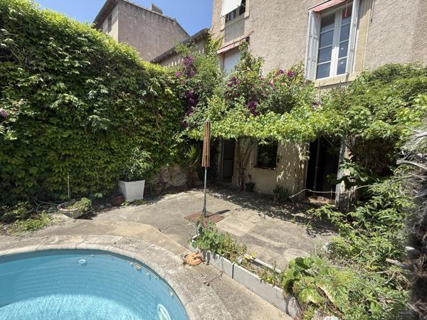 MAISON BOUREGOISE AVEC JARDIN ET PISCINE QUARTIER PALAIS