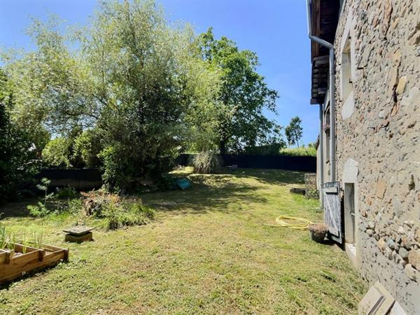 EN EXCLUSIVITE  Maison Mitoyenne 110 m² avec terrain clos de 621 m²  - En Albens et la Biolle - Rue du Revard  - 5 pièce(s)