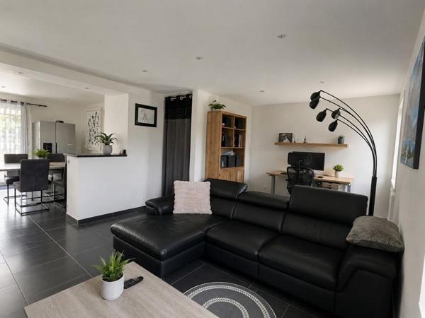 EN EXCLUSIVITE  Maison Mitoyenne 110 m² avec terrain clos de 621 m²  - En Albens et la Biolle - Rue du Revard  - 5 pièce(s)