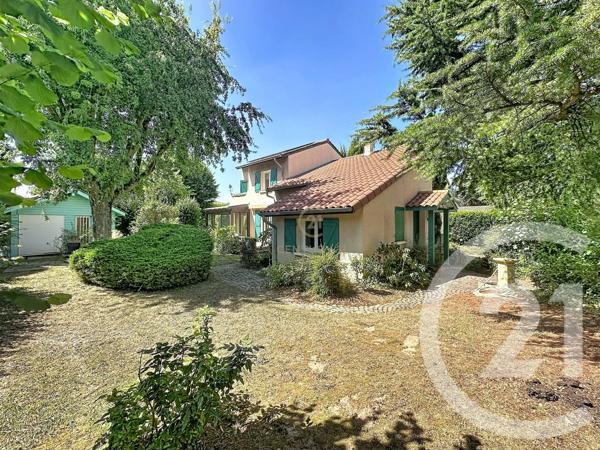 Maison à vendre  6 pièces - 142,32 m 2   CHARLY  - 69