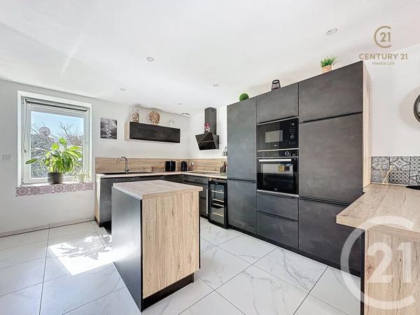 Maison à vendre  6 pièces - 102 m 2   FEYZIN  - 69