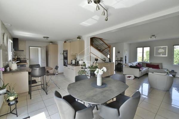 Maison d'Exception à Gambais - 6 Pièces, 147,84 m², Terrain 1099 m²