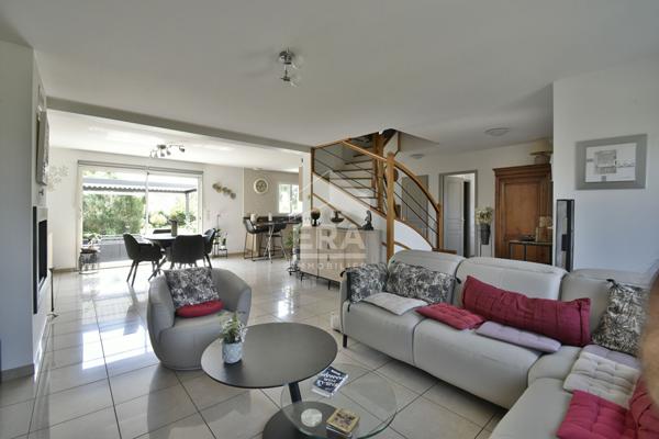 Maison d'Exception à Gambais - 6 Pièces, 147,84 m², Terrain 1099 m²