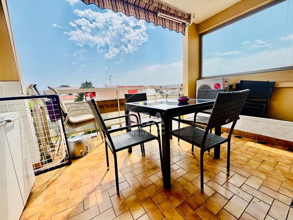 Proche mer T3 traversant avec grande terrasse