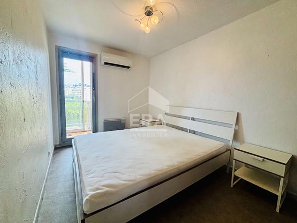 Proche mer T3 traversant avec grande terrasse