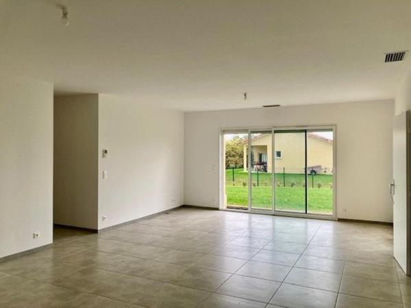 VILLA NEUVE PLAIN PIED AVEC GARAGE ET JARDIN CLOS