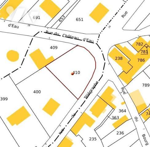 Terrain constructible d'une superficie de 679 m²