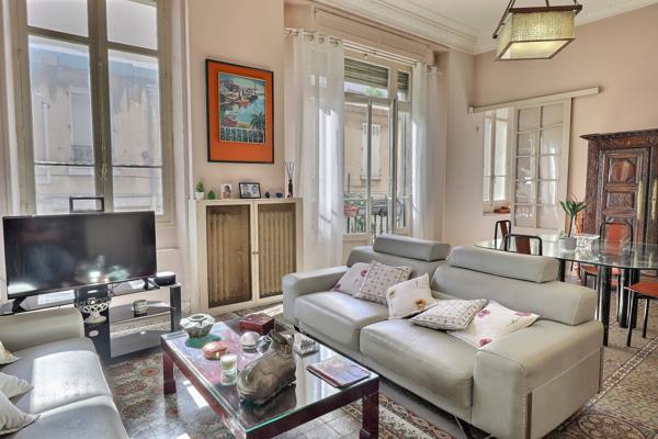 Marseille (13005) CAMAS---Grand T3 95m²---2 salles de bains---2 WC---place de parking