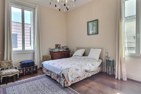 Marseille (13005) CAMAS---Grand T3 95m²---2 salles de bains---2 WC---place de parking