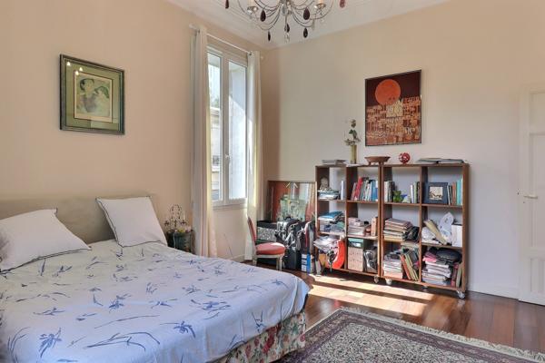 Marseille (13005) CAMAS---Grand T3 95m²---2 salles de bains---2 WC---place de parking