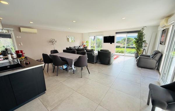 Bagnols-en-Forêt 83600 Villa 4pièces avec piscine