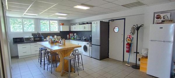 Batiment industriel de 1950 m2  Saint-Donat-Sur-L'Herbasse
