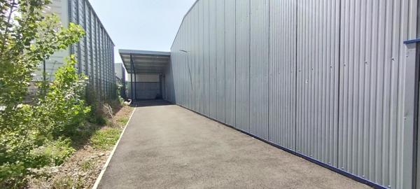 Batiment industriel de 1950 m2  Saint-Donat-Sur-L'Herbasse