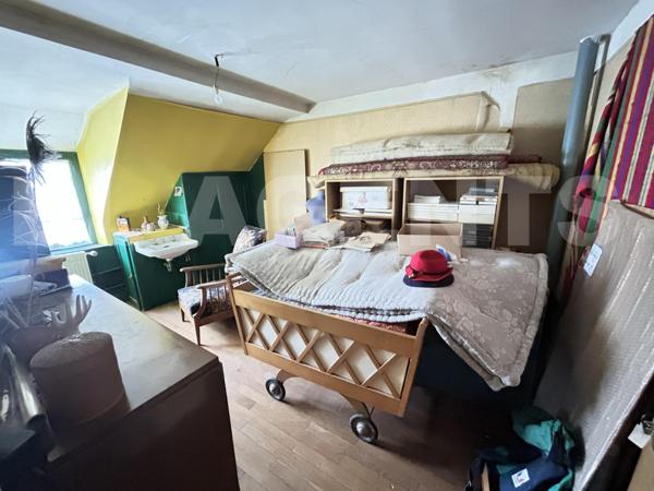 Charmante maison de ville 210m²  avec dépendance et grand jardin Brinon-sur-Armançon