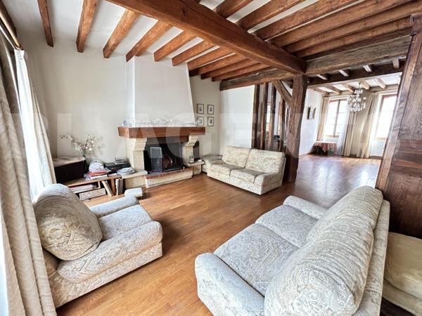 Charmante maison de ville 210m²  avec dépendance et grand jardin Brinon-sur-Armançon