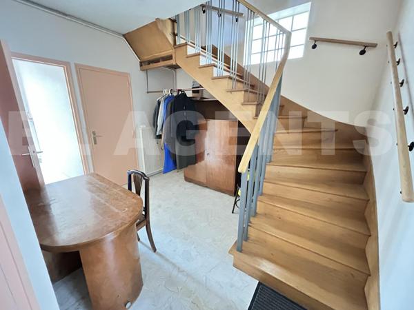 Charmante maison de ville 210m²  avec dépendance et grand jardin Brinon-sur-Armançon