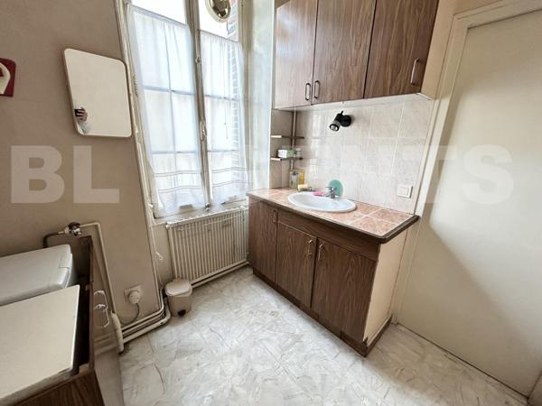 Charmante maison de ville 210m²  avec dépendance et grand jardin Brinon-sur-Armançon