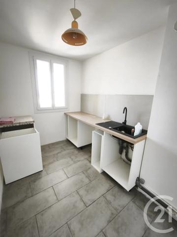 Appartement à vendre  4 pièces - 65,42 m 2   MARIGNANE  - 13