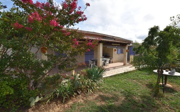 Maison à vendre    4 pièces •  Castries