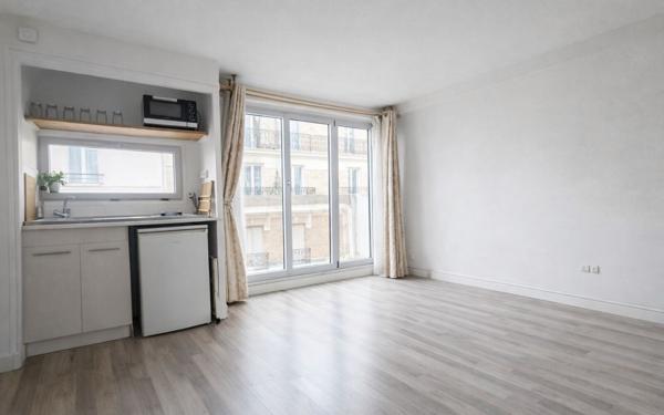 Appartement à vendre    1 pièce • 23 m2 Paris 14