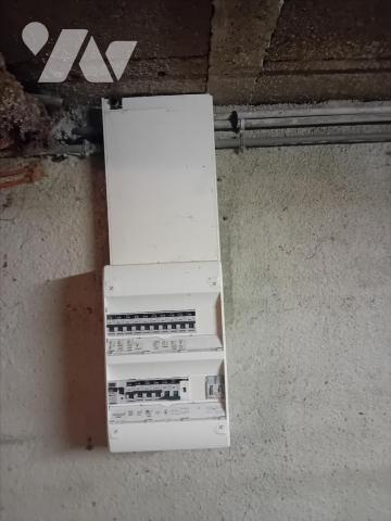 PARIGNE L'EVEQUE , pavillon de 1970 sur sous-sol total à remettre au goût du jour.