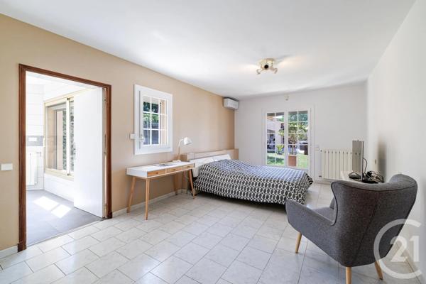 Maison à vendre  5 pièces - 217 m 2   CONTES  - 06