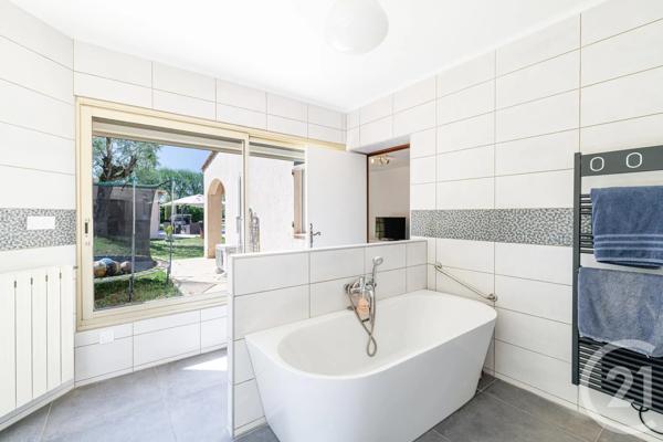 Maison à vendre  5 pièces - 217 m 2   CONTES  - 06