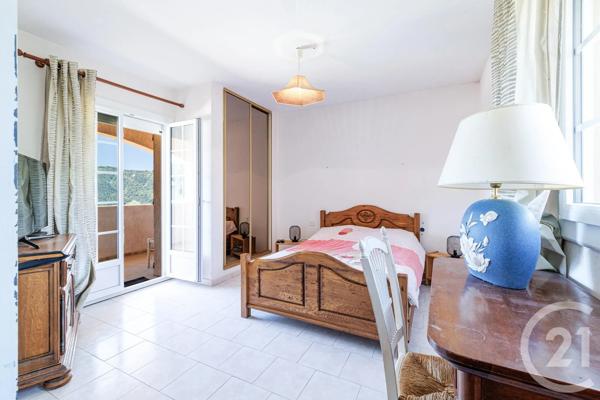 Maison à vendre  5 pièces - 217 m 2   CONTES  - 06