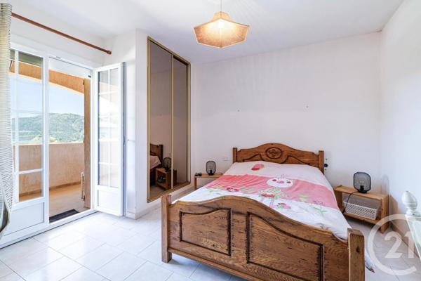 Maison à vendre  5 pièces - 217 m 2   CONTES  - 06