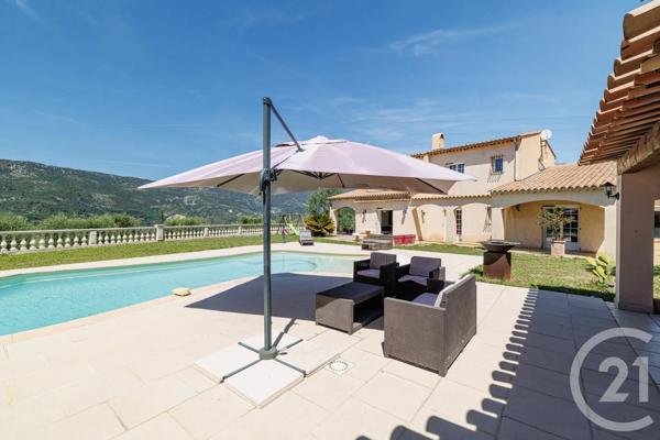 Maison à vendre  5 pièces - 217 m 2   CONTES  - 06