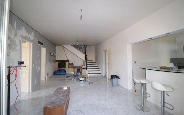 Maison à vendre    5 pièces • 168 m2 Aubagne