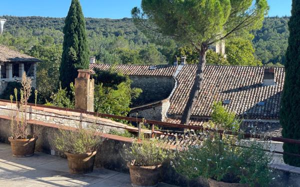 Maison à vendre    7 pièces •  Belvézet