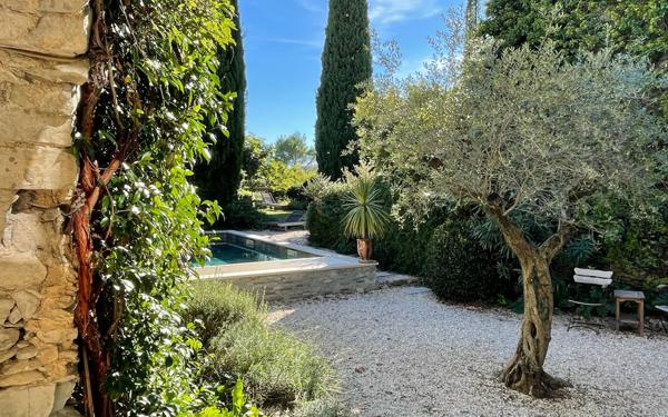 Maison à vendre    7 pièces •  Belvézet