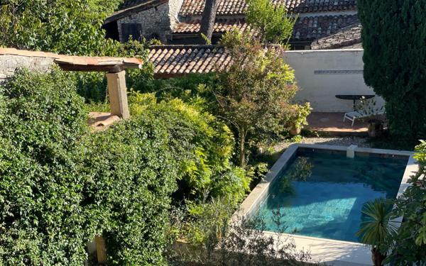 Maison à vendre    7 pièces •  Belvézet