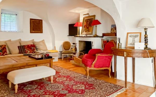 Maison à vendre    7 pièces •  Belvézet