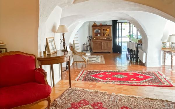 Maison à vendre    7 pièces •  Belvézet