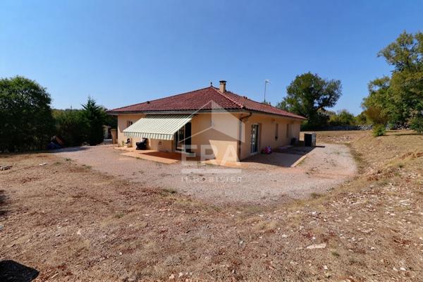 Maison familiale de plain pied à Livernon