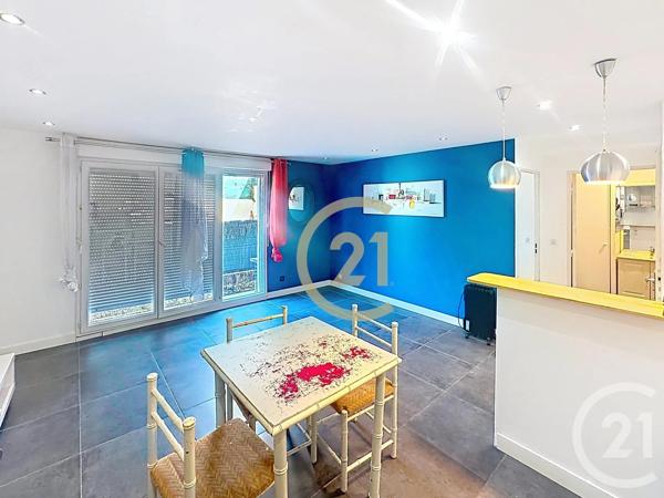 Appartement F2 à vendre  2 pièces - 39 m 2   VALLAURIS  - 06