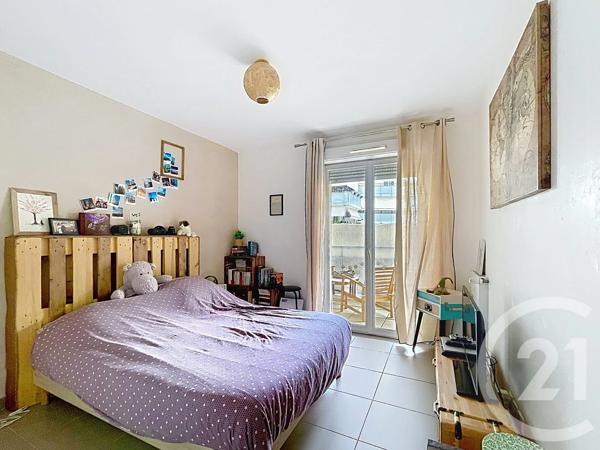 Appartement F2 à vendre  2 pièces - 39 m 2   VALLAURIS  - 06