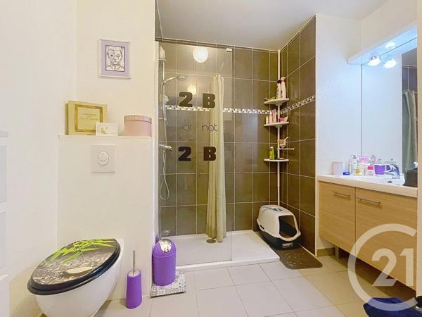 Appartement F2 à vendre  2 pièces - 39 m 2   VALLAURIS  - 06