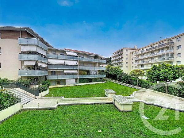 Appartement F2 à vendre  2 pièces - 39 m 2   VALLAURIS  - 06