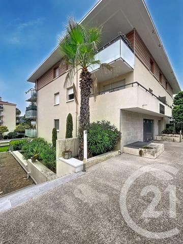 Appartement F2 à vendre  2 pièces - 39 m 2   VALLAURIS  - 06