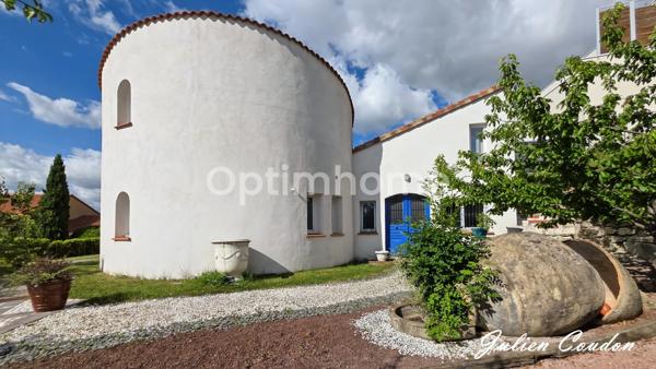 VILLA D'ARCHITECTE D'EXCEPTION – 265 m² – PISCINE – VUE PANORAMIQUE – CHANTERANNE