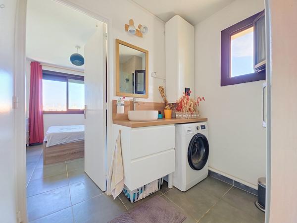 Appartement
         3 pièces
        - 63 m² 274 000 € *
