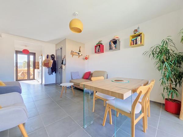 Appartement
         3 pièces
        - 63 m² 274 000 € *