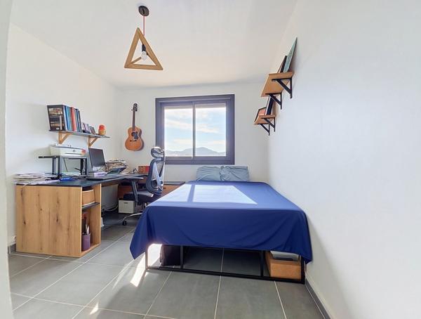 Appartement
         3 pièces
        - 63 m² 274 000 € *