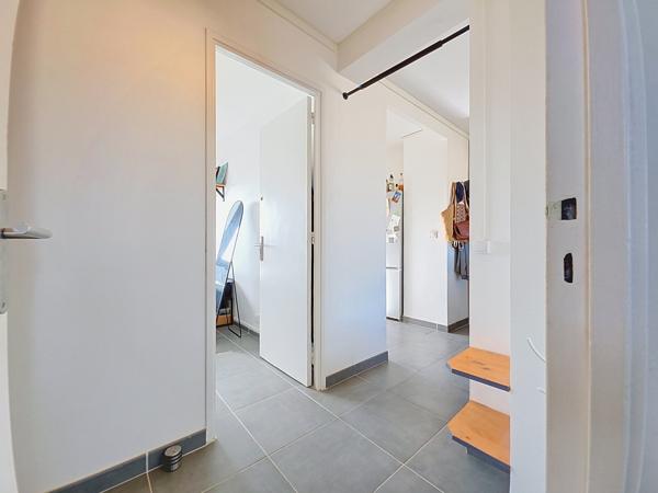 Appartement
         3 pièces
        - 63 m² 274 000 € *